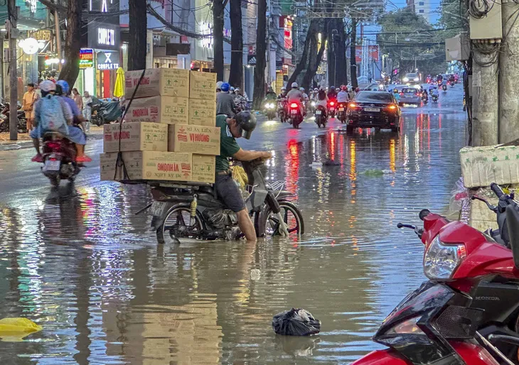 Cần Thơ: Triều cường vượt mức báo động 3 - Ảnh 2. Cần Thơ: Triều cường vượt mức báo động 3 - Ảnh 2.
