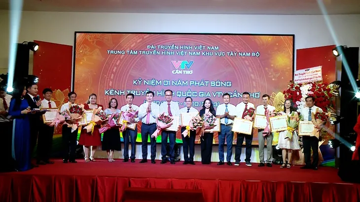 VTV Cần Thơ và 1 năm đồng hành cùng khán giả - Nỗ lực phát triển xứng tầm kênh truyền hình Quốc gia - Ảnh 4. VTV Cần Thơ và 1 năm đồng hành cùng khán giả - Nỗ lực phát triển xứng tầm kênh truyền hình Quốc gia - Ảnh 4.