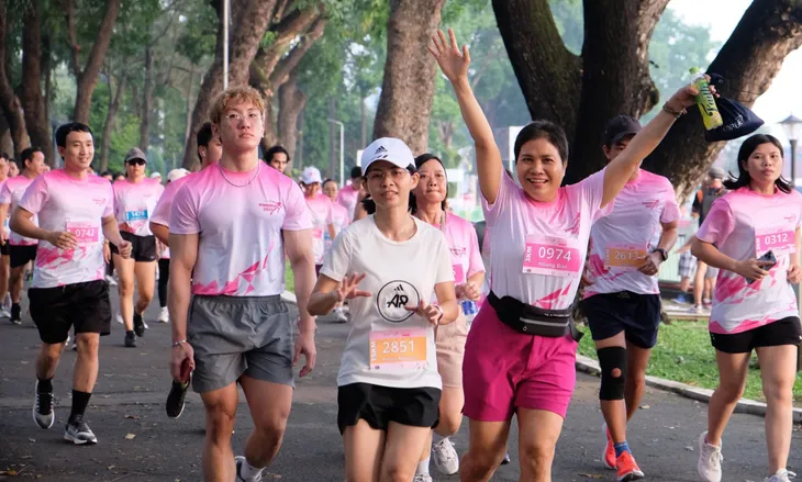 TP Hồ Chí Minh: Hơn 5.000 người chạy tiếp sức bệnh nhân ung thư - Ảnh 3. TP Hồ Chí Minh: Hơn 5.000 người chạy tiếp sức bệnh nhân ung thư - Ảnh 3.
