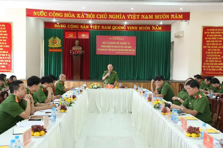 Công an Bình Dương tăng cường ngăn chặn tín dụng đen - Ảnh 1. Công an Bình Dương tăng cường ngăn chặn tín dụng đen - Ảnh 1.