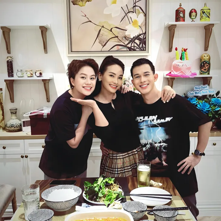 Diễn viên Việt tuần qua: Hồng Diễm trở lại sàn diễn, Bảo Thanh mừng sinh nhật - Ảnh 11. Diễn viên Việt tuần qua: Hồng Diễm trở lại sàn diễn, Bảo Thanh mừng sinh nhật - Ảnh 11.