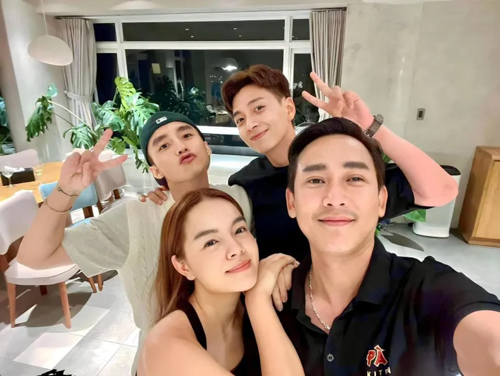 Dàn sao Chàng trai năm ấy hội ngộ, Á hậu Phương Nhi về nước - Ảnh 1. Dàn sao Chàng trai năm ấy hội ngộ, Á hậu Phương Nhi về nước - Ảnh 1.