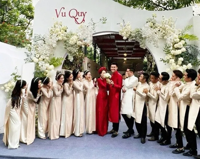 Siêu mẫu Vĩnh Thụy kết hôn, Thanh Sơn - Khả Ngân được fan đẩy thuyền tích cực - Ảnh 1. Siêu mẫu Vĩnh Thụy kết hôn, Thanh Sơn - Khả Ngân được fan đẩy thuyền tích cực - Ảnh 1.