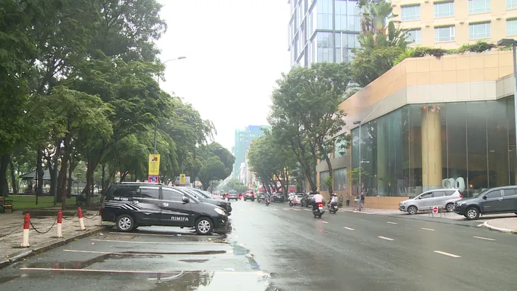 TP Hồ Chí Minh: Tìm giải pháp với bài toán thiếu bãi giữ xe - Ảnh 2. TP Hồ Chí Minh: Tìm giải pháp với bài toán thiếu bãi giữ xe - Ảnh 2.