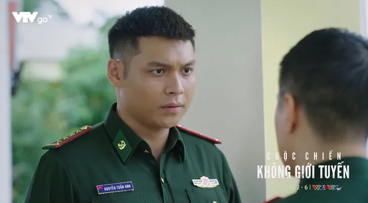Cuộc chiến không giới tuyến - Tập 17: Trung liên tiếp nhận tin nhắn từ người lạ - Ảnh 4. Cuộc chiến không giới tuyến - Tập 17: Trung liên tiếp nhận tin nhắn từ người lạ - Ảnh 4.