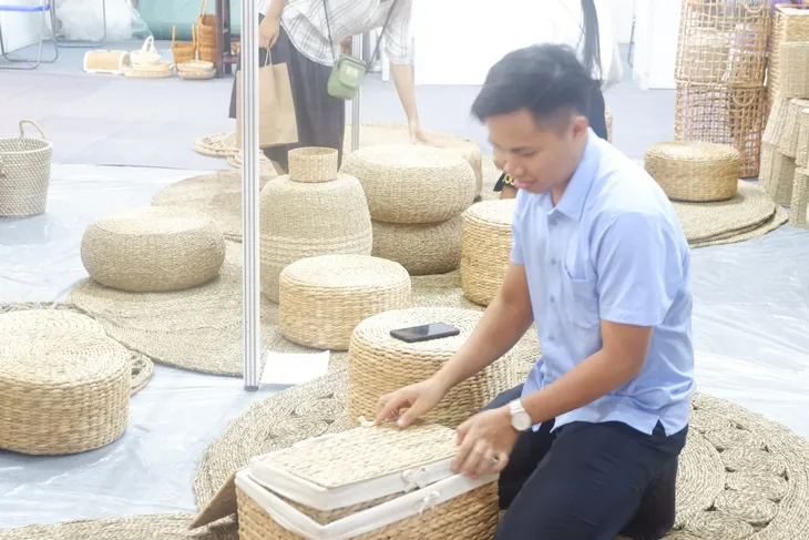 Lo nhất làng nghề thủ công ngày càng mai một - Ảnh 3. Lo nhất làng nghề thủ công ngày càng mai một - Ảnh 3.