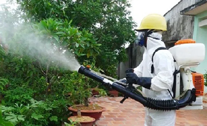 Hà Nội: Dịch sốt xuất huyết có thể tăng mạnh nếu người dân chủ quan - Ảnh 2. Hà Nội: Dịch sốt xuất huyết có thể tăng mạnh nếu người dân chủ quan - Ảnh 2.