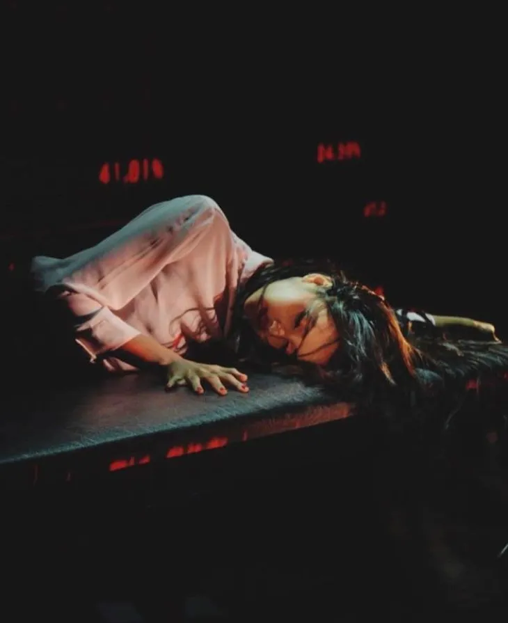 Những bức ảnh Lisa (BLACKPINK) tại CLB thoát y gây tranh cãi - Ảnh 1. Những bức ảnh Lisa (BLACKPINK) tại CLB thoát y gây tranh cãi - Ảnh 1.