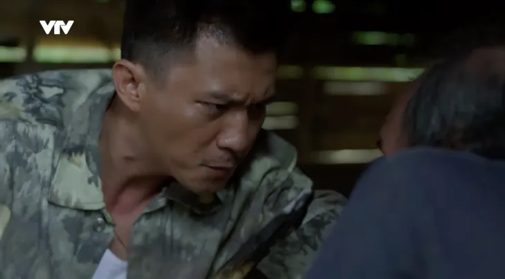 Cuộc chiến không giới tuyến - Tập 17: Một mình vào rừng, Trung suýt gặp nguy hiểm - Ảnh 26. Cuộc chiến không giới tuyến - Tập 17: Một mình vào rừng, Trung suýt gặp nguy hiểm - Ảnh 26.