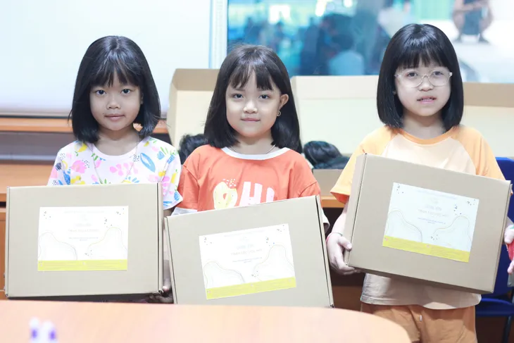 Trạm tóc ước mơ ngày hội hiến tóc cho bệnh nhi ung thư - Ảnh 4. Trạm tóc ước mơ ngày hội hiến tóc cho bệnh nhi ung thư - Ảnh 4.
