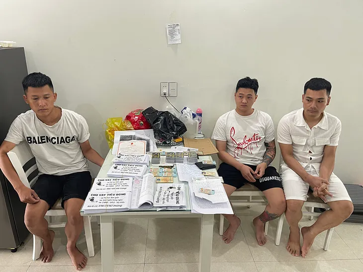 Phá chuyên án tín dụng đen lãi suất đến 360%/năm - Ảnh 2. Phá chuyên án tín dụng đen lãi suất đến 360%/năm - Ảnh 2.