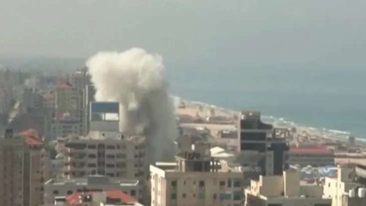 Bạo lực bùng phát dữ dội tại Dải Gaza - Ảnh 1. Bạo lực bùng phát dữ dội tại Dải Gaza - Ảnh 1.