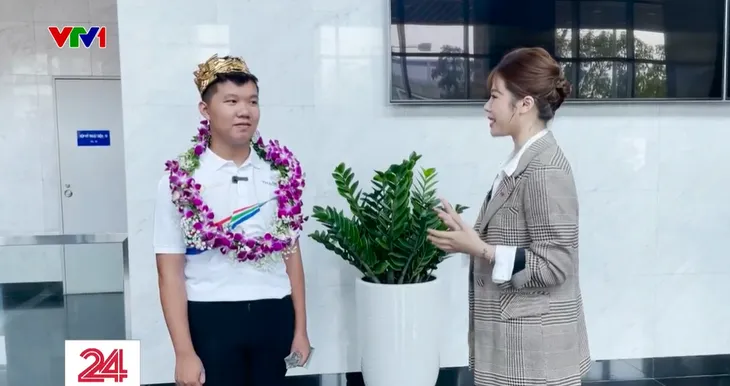 Lê Xuân Mạnh - Quán quân Đường lên đỉnh Olympia 23: May mắn theo tôi từ những vòng đầu tiên - Ảnh 2. Lê Xuân Mạnh - Quán quân Đường lên đỉnh Olympia 23: May mắn theo tôi từ những vòng đầu tiên - Ảnh 2.