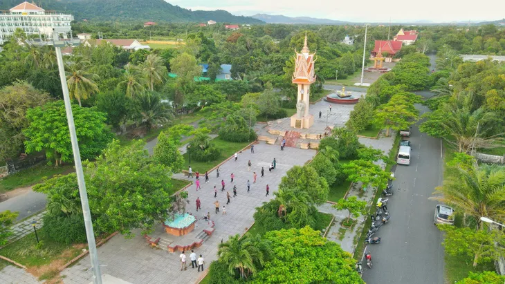 Gìn giữ, tu sửa các Đài hữu nghị Việt Nam – Campuchia - Ảnh 1. Gìn giữ, tu sửa các Đài hữu nghị Việt Nam – Campuchia - Ảnh 1.