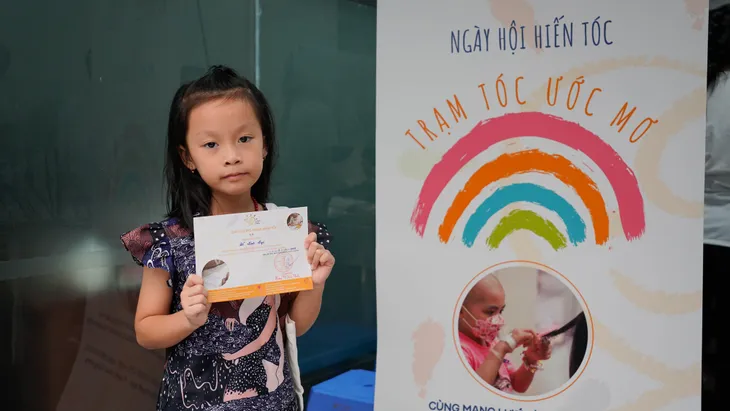 Trạm tóc ước mơ trao gửi yêu thương cho bệnh nhi ung thư - Ảnh 10. Trạm tóc ước mơ trao gửi yêu thương cho bệnh nhi ung thư - Ảnh 10.
