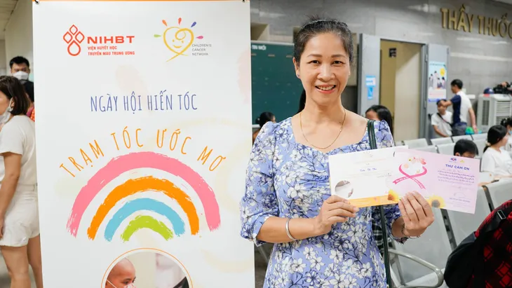 Trạm tóc ước mơ trao gửi yêu thương cho bệnh nhi ung thư - Ảnh 13. Trạm tóc ước mơ trao gửi yêu thương cho bệnh nhi ung thư - Ảnh 13.