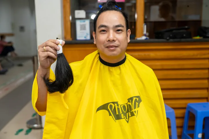 Trạm tóc ước mơ trao gửi yêu thương cho bệnh nhi ung thư - Ảnh 6. Trạm tóc ước mơ trao gửi yêu thương cho bệnh nhi ung thư - Ảnh 6.