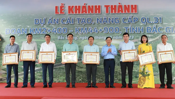 Bắc Giang nâng cấp xong tuyến Quốc lộ huyết mạch dài gần 100 km - Ảnh 3. Bắc Giang nâng cấp xong tuyến Quốc lộ huyết mạch dài gần 100 km - Ảnh 3.