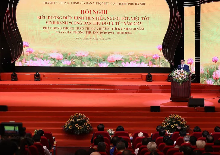 Thủ tướng Phạm Minh Chính: Xây dựng người Hà Nội tiêu biểu cho văn hóa, lương tri và phẩm giá con người Việt Nam - Ảnh 3. Thủ tướng Phạm Minh Chính: Xây dựng người Hà Nội tiêu biểu cho văn hóa, lương tri và phẩm giá con người Việt Nam - Ảnh 3.