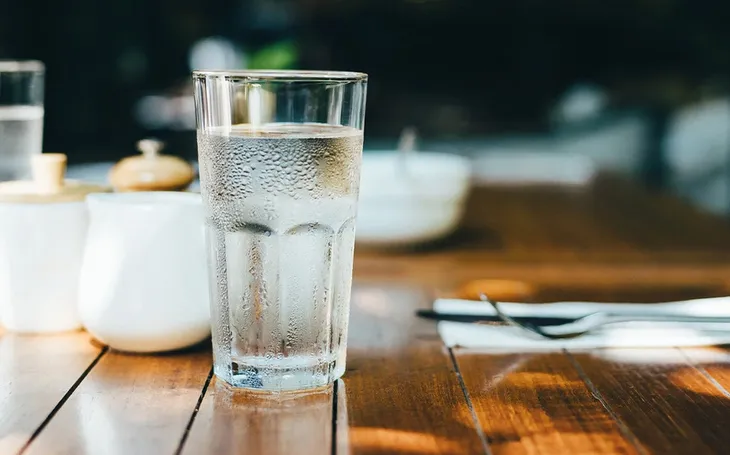Bác sĩ chia sẻ mẹo đơn giản cho người muốn giảm cân - Ảnh 1. Bác sĩ chia sẻ mẹo đơn giản cho người muốn giảm cân - Ảnh 1.