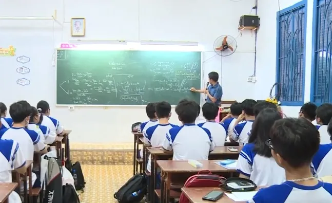 Ảnh hưởng từ việc tăng buổi học với phụ huynh và học sinh - Ảnh 1. Ảnh hưởng từ việc tăng buổi học với phụ huynh và học sinh - Ảnh 1.