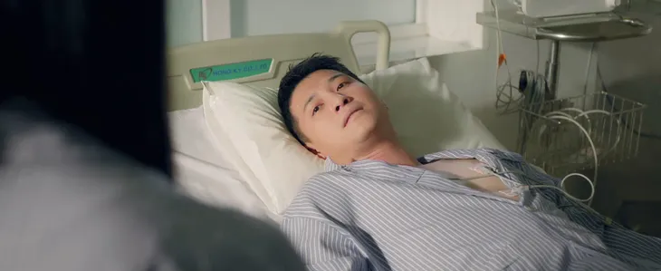Biệt dược đen - Tập 27: Tuấn buộc uống hết chai nước khoái vẫn bị Điều bắn trọng thương - Ảnh 12. Biệt dược đen - Tập 27: Tuấn buộc uống hết chai nước khoái vẫn bị Điều bắn trọng thương - Ảnh 12.