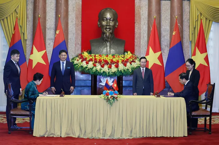 Chủ tịch nước Võ Văn Thưởng chủ trì Lễ đón Tổng thống Mông Cổ thăm cấp Nhà nước tới Việt Nam - Ảnh 4. Chủ tịch nước Võ Văn Thưởng chủ trì Lễ đón Tổng thống Mông Cổ thăm cấp Nhà nước tới Việt Nam - Ảnh 4.