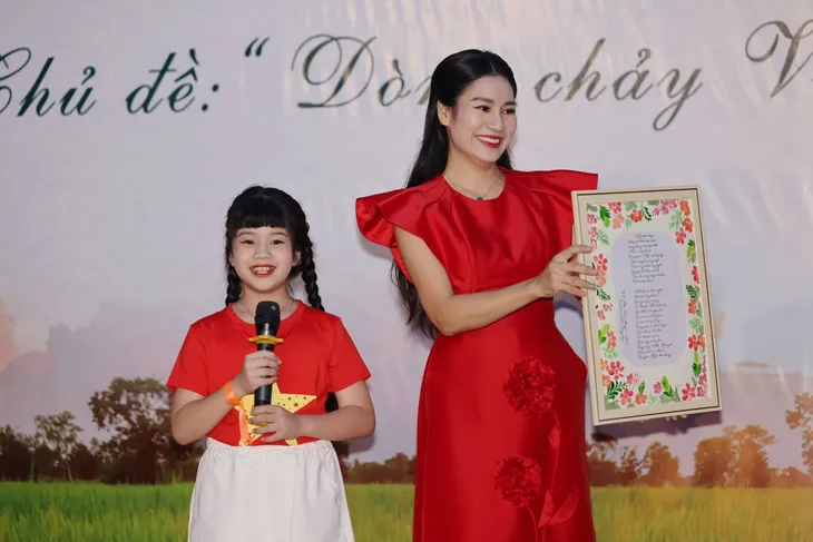 Thí sinh MC nhí toàn quốc tìm hiểu nét đẹp văn hoá Việt - Ảnh 2. Thí sinh MC nhí toàn quốc tìm hiểu nét đẹp văn hoá Việt - Ảnh 2.