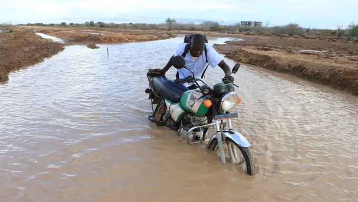 Lũ lụt tồi tệ nhất trong nhiều thập kỷ ở Somalia và Kenya khiến hàng chục người tử vong - Ảnh 7. Lũ lụt tồi tệ nhất trong nhiều thập kỷ ở Somalia và Kenya khiến hàng chục người tử vong - Ảnh 7.