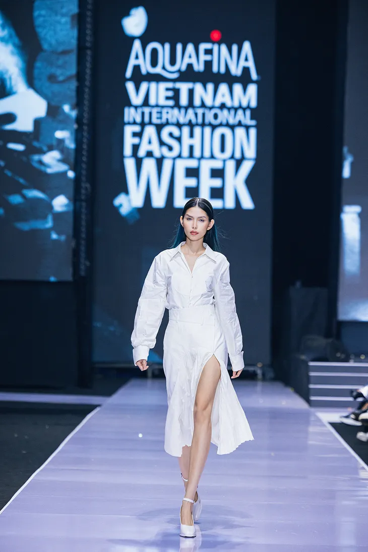 Hoa hậu Lương Thùy Linh làm vedette trong show diễn của Phan Đăng Hoàng - Ảnh 2.