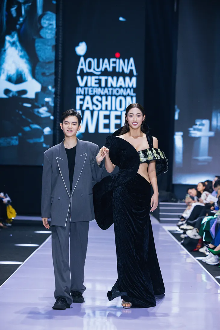 Hoa hậu Lương Thùy Linh làm vedette trong show diễn của Phan Đăng Hoàng - Ảnh 9.