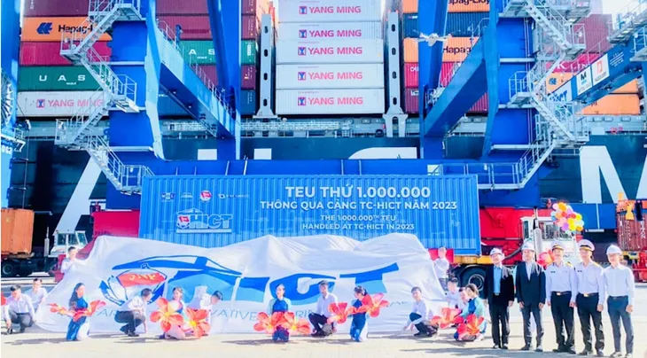 Cảng container quốc tế Tân Cảng Hải Phòng đón container thứ 1 triệu - Ảnh 1. Cảng container quốc tế Tân Cảng Hải Phòng đón container thứ 1 triệu - Ảnh 1.