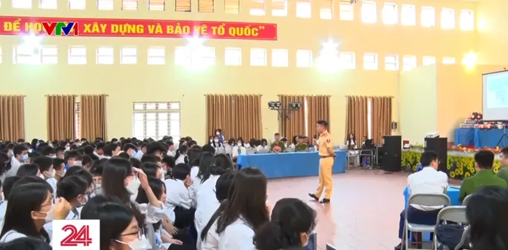 Lạng Sơn: Xử lý nhiều nhóm học sinh đua xe trái phép - Ảnh 4. Lạng Sơn: Xử lý nhiều nhóm học sinh đua xe trái phép - Ảnh 4.