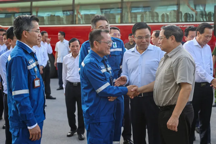 Thủ tướng: Cần tái cấu trúc tổng thể Lọc hóa dầu Nghi Sơn - Ảnh 6. Thủ tướng: Cần tái cấu trúc tổng thể Lọc hóa dầu Nghi Sơn - Ảnh 6.