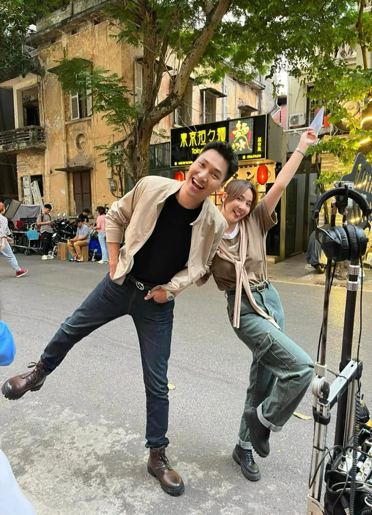 Huyền Lizzie - Hoàng Hà diện cùng kiểu áo trong Chúng ta của 8 năm sau - Ảnh 16. Huyền Lizzie - Hoàng Hà diện cùng kiểu áo trong Chúng ta của 8 năm sau - Ảnh 16.