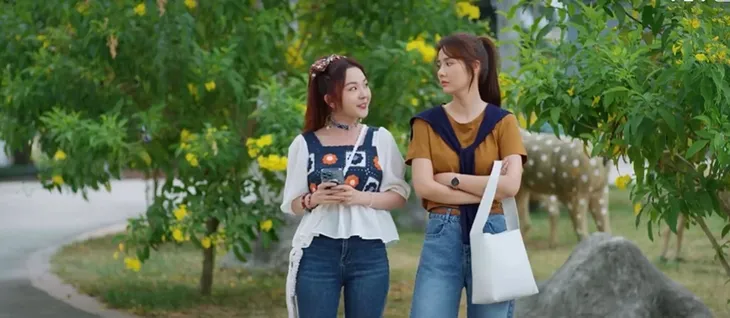 Huyền Lizzie - Hoàng Hà diện cùng kiểu áo trong Chúng ta của 8 năm sau - Ảnh 15. Huyền Lizzie - Hoàng Hà diện cùng kiểu áo trong Chúng ta của 8 năm sau - Ảnh 15.