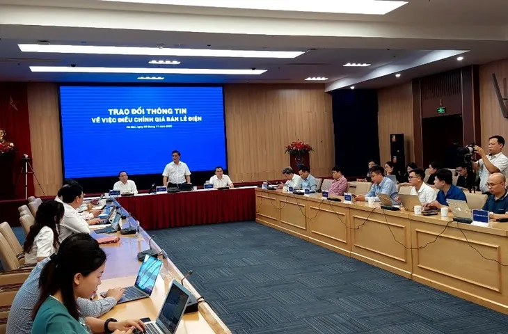 Tăng giá bán điện: Các nhóm khách hàng bị ảnh hưởng thế nào? - Ảnh 1. Tăng giá bán điện: Các nhóm khách hàng bị ảnh hưởng thế nào? - Ảnh 1.