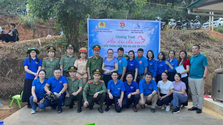 Áo ấm cho em tại huyện vùng cao Sông Mã, Sơn La - Ảnh 1. Áo ấm cho em tại huyện vùng cao Sông Mã, Sơn La - Ảnh 1.