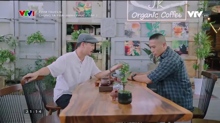 Chúng ta phải hạnh phúc - Tập 3: Vừa ly hôn, cô gái đã đong đưa phi công - Ảnh 4. Chúng ta phải hạnh phúc - Tập 3: Vừa ly hôn, cô gái đã đong đưa phi công - Ảnh 4.