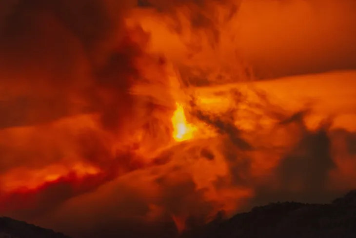 Núi lửa hoạt động mạnh nhất châu Âu Etna phun trào - Ảnh 2. Núi lửa hoạt động mạnh nhất châu Âu Etna phun trào - Ảnh 2.