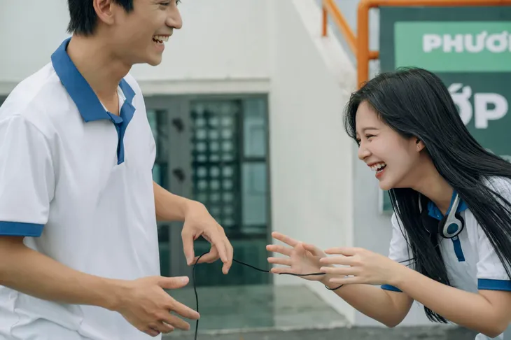 Hoàng Huyền - Trần Nghĩa rủ nhau tung ảnh tình bể bình - Ảnh 6. Hoàng Huyền - Trần Nghĩa rủ nhau tung ảnh tình bể bình - Ảnh 6.