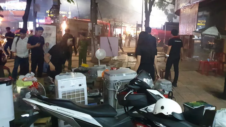 Bình Phước: Cháy cửa hàng kinh doanh điện thoại, nhiều tài sản bị thiêu rụi - Ảnh 1. Bình Phước: Cháy cửa hàng kinh doanh điện thoại, nhiều tài sản bị thiêu rụi - Ảnh 1.