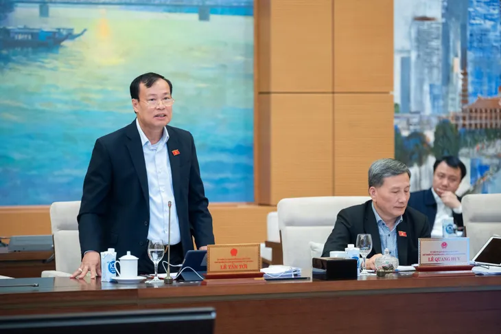 Từ 18 đến 70 tuổi có thể tham gia lực lượng bảo vệ an ninh, trật tự ở cơ sở - Ảnh 1. Từ 18 đến 70 tuổi có thể tham gia lực lượng bảo vệ an ninh, trật tự ở cơ sở - Ảnh 1.