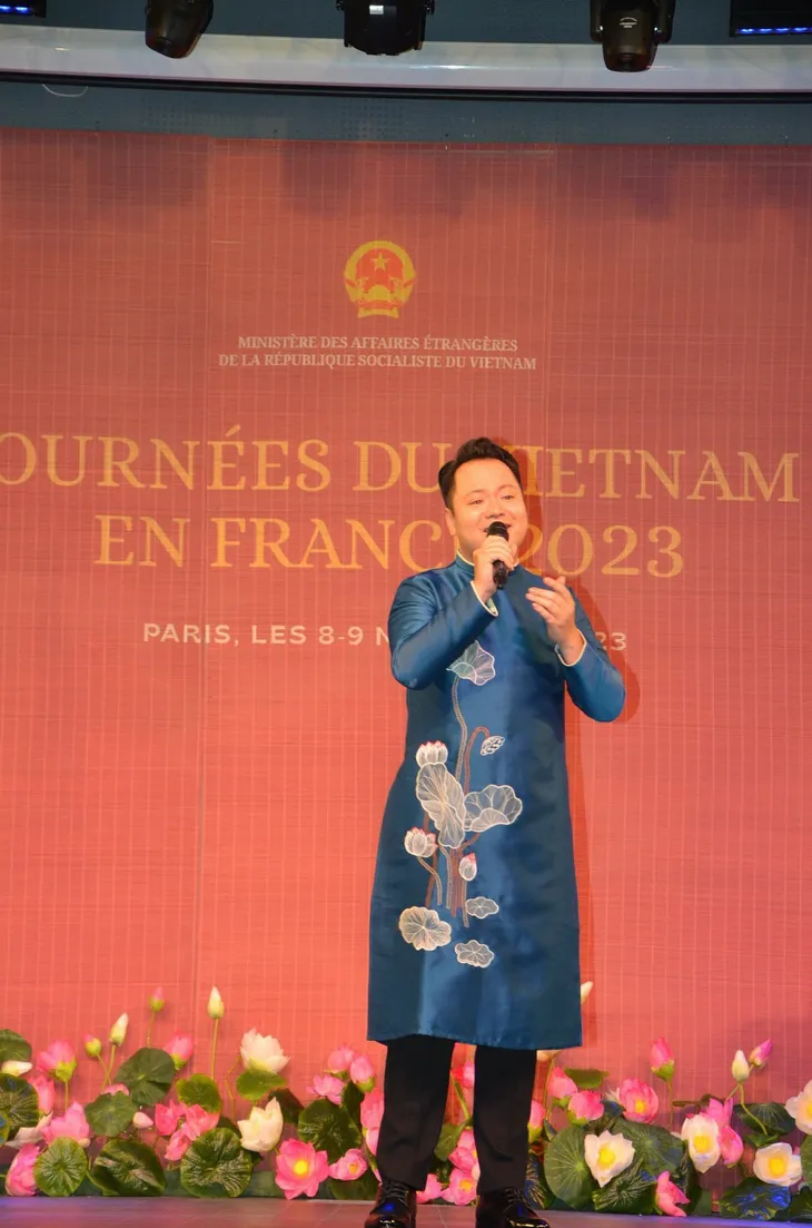 Nghệ sĩ trẻ mang Ví, Giặm đến Ngày Văn hóa Việt Nam tại Pháp - Ảnh 1. Nghệ sĩ trẻ mang Ví, Giặm đến Ngày Văn hóa Việt Nam tại Pháp - Ảnh 1.