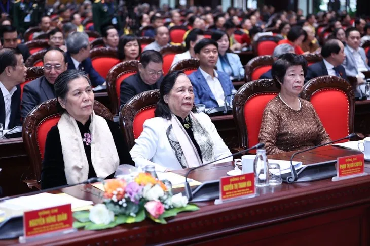 Người cao tuổi là nguồn lực vô giá, rường cột của gia đình và xã hội - Ảnh 6. Người cao tuổi là nguồn lực vô giá, rường cột của gia đình và xã hội - Ảnh 6.