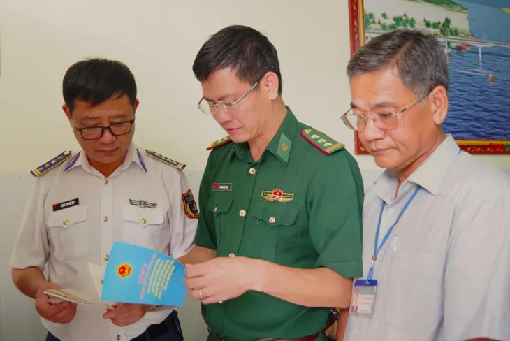 Cà Mau: Đẩy mạnh tuyên truyền Luật Cảnh sát biển Việt Nam - Ảnh 1. Cà Mau: Đẩy mạnh tuyên truyền Luật Cảnh sát biển Việt Nam - Ảnh 1.