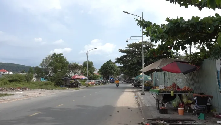 Phú Quốc tăng cường giám sát xả rác qua camera - Ảnh 1. Phú Quốc tăng cường giám sát xả rác qua camera - Ảnh 1.