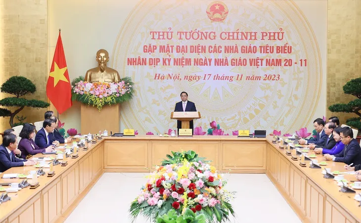 Thủ tướng Phạm Minh Chính: Tập trung hoàn thiện cơ chế, chính sách tuyển dụng, sử dụng, đãi ngộ giáo viên - Ảnh 3. Thủ tướng Phạm Minh Chính: Tập trung hoàn thiện cơ chế, chính sách tuyển dụng, sử dụng, đãi ngộ giáo viên - Ảnh 3.