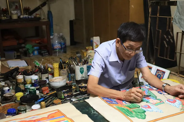 Nghệ nhân Lê Đình Nghiên: Hơn 60 năm giữ hồn dòng tranh phố thị - Ảnh 3. Nghệ nhân Lê Đình Nghiên: Hơn 60 năm giữ hồn dòng tranh phố thị - Ảnh 3.