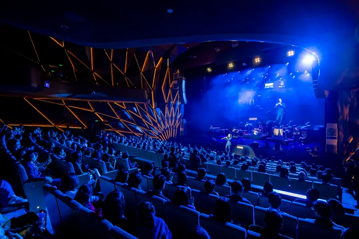 Việt Nam hứa hẹn là điểm đến của các nghệ sỹ hàng đầu thế giới qua show diễn của các huyền thoại - Ảnh 2. Việt Nam hứa hẹn là điểm đến của các nghệ sỹ hàng đầu thế giới qua show diễn của các huyền thoại - Ảnh 2.
